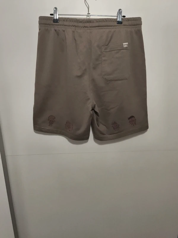 Pantalón corto verde oliva L lateral